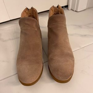Born tan suede booties
